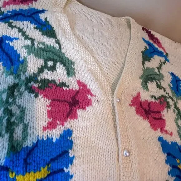Vintage Cottagecore Hand Knit Crochet Granny Sweater Flower Pearl Buttons L XL - Picture 11 of 16